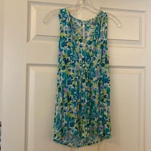 Leo & Nicole multi colored flowy blouse/tank top